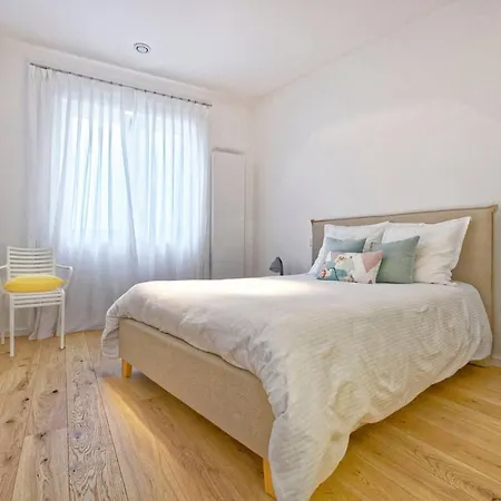 The White Design Apartements *